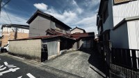 確測後、解体更地渡しです。建築条件ありませんので、お好きなハウスマーカーさんをお選びください