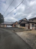 セカンドハウスや趣味部屋など倉庫としても利用できます。条件を満たせば再建築も可。
